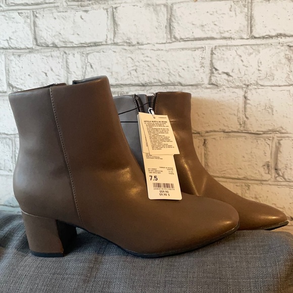 Uniqlo brand new heel booties - Picture 1 of 3
